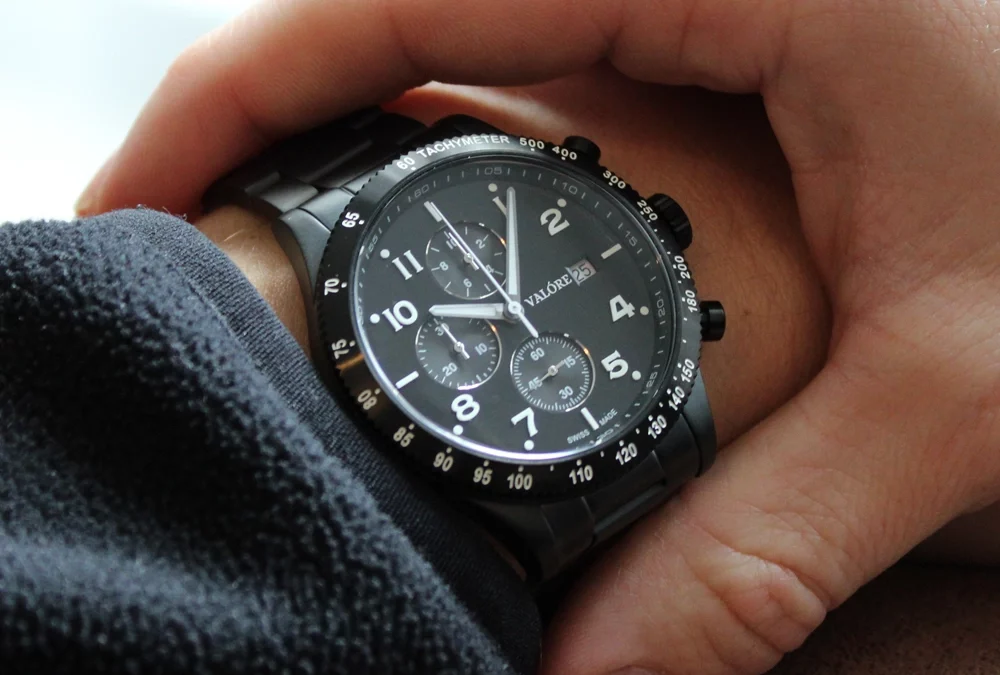 Hoe werkt een tachymeter op een horloge?